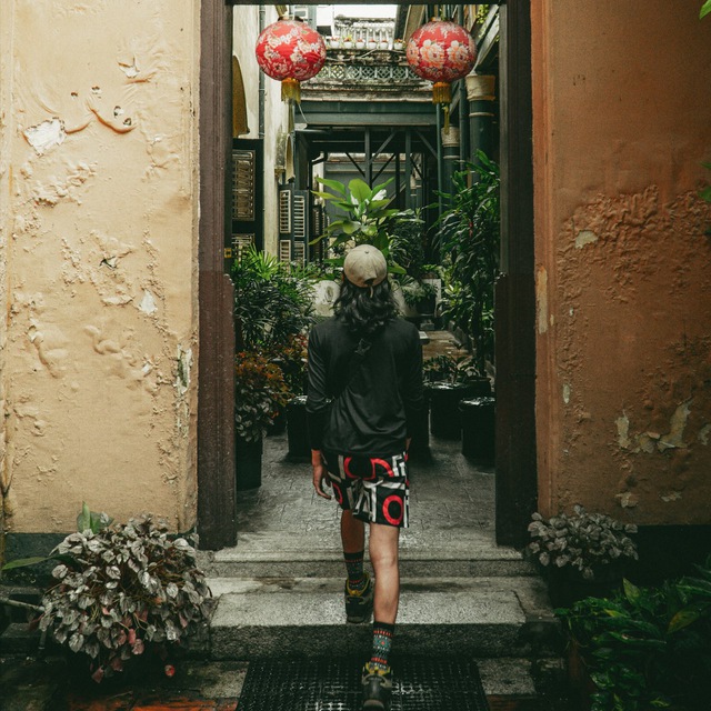 Arsitektur Klasik Bangunan Heritage dengan Lampion Merah - Fotografi Alfian Romdoni