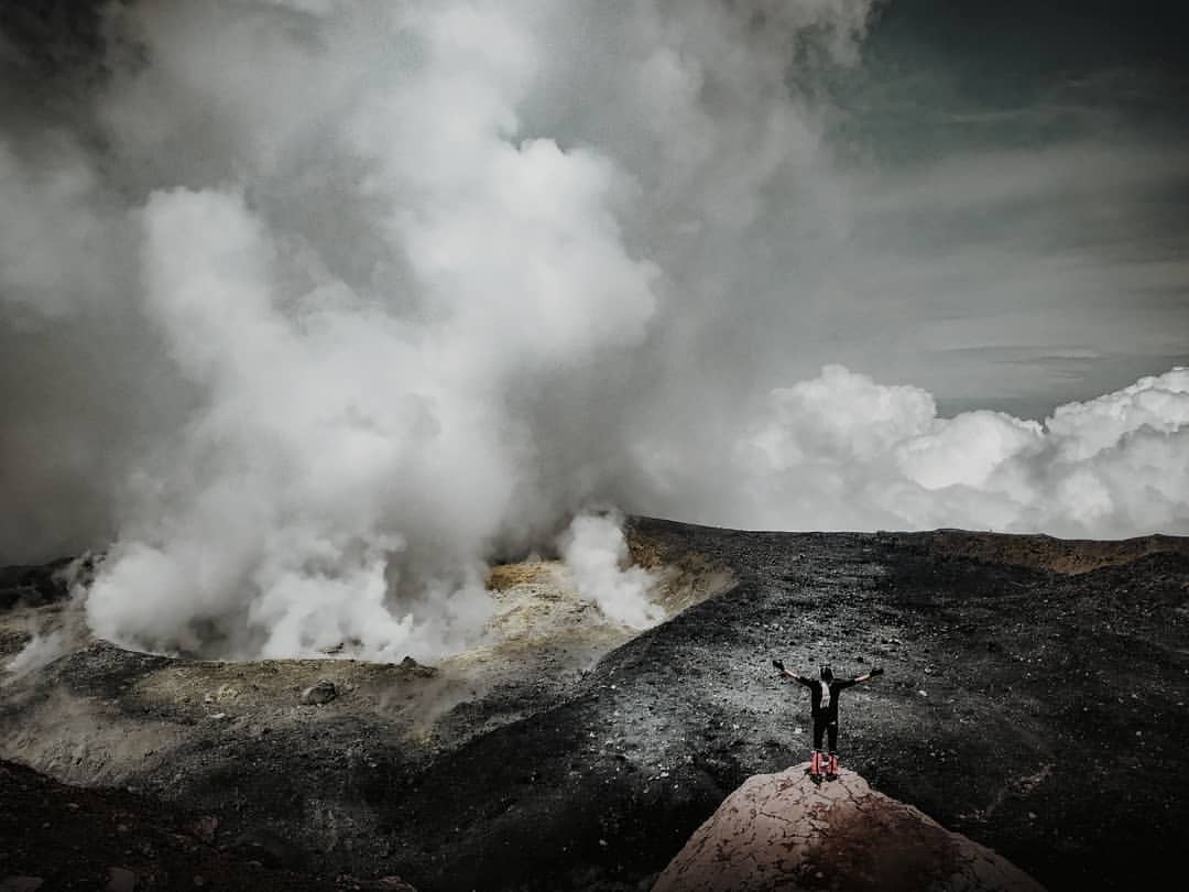 Kawah Puncak Gunung Slamet via Bambangan - Adventure Photography by Alfian Romdoni